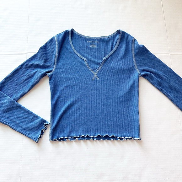 American Eagle Outfitters Tops - American Eagle Outfitters Cropped Long Sleeve Top